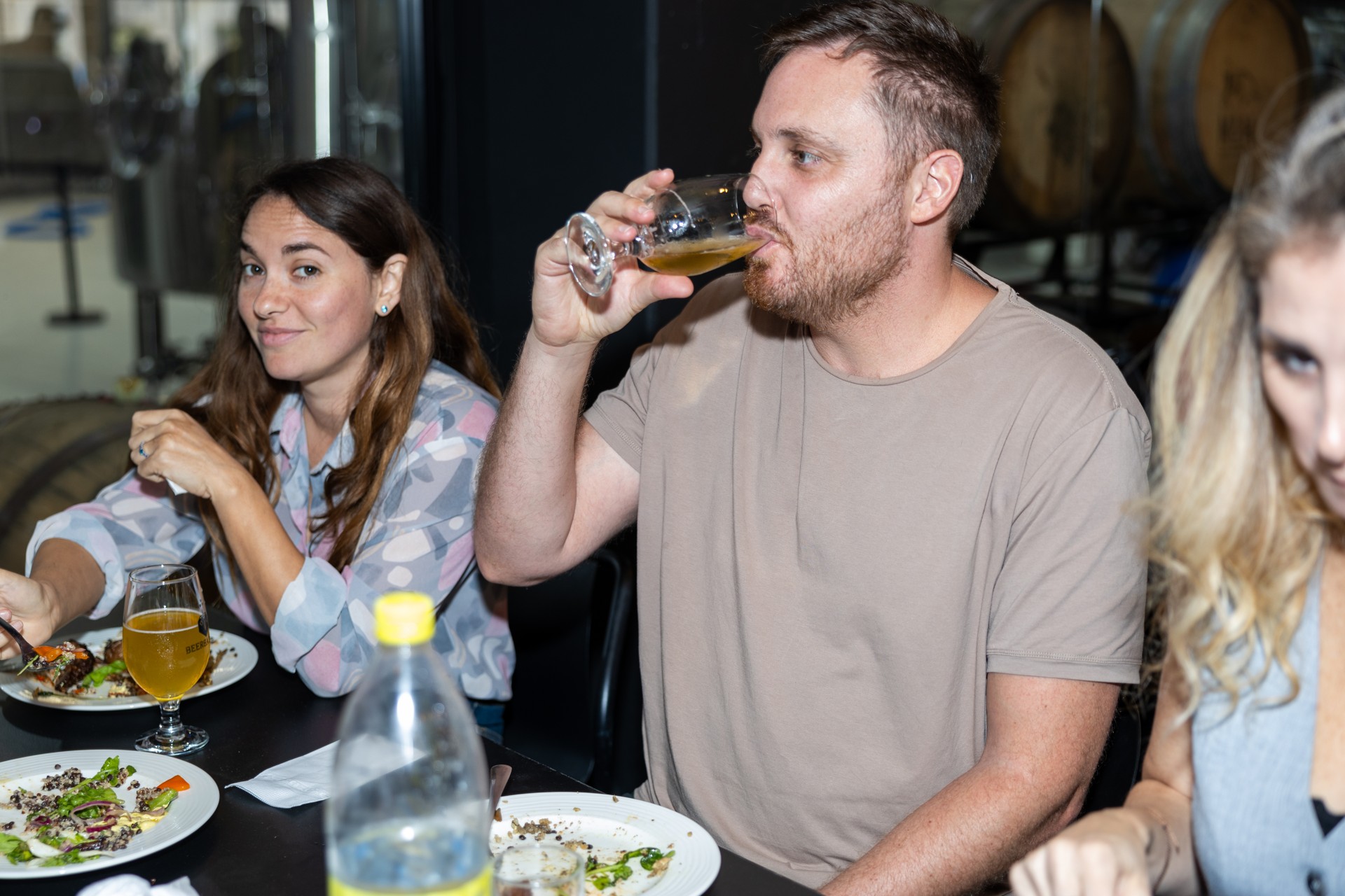 מלך הבסטה — תמונה מהשטח